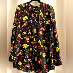 Nordstrom Signature 100% silk L NWT women’s button up shirt